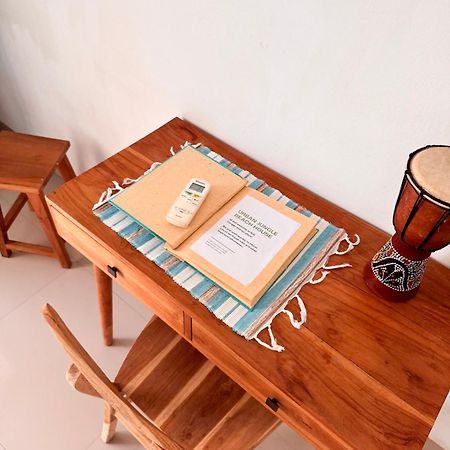 Urban Jungle Beach House Canggu Exterior foto