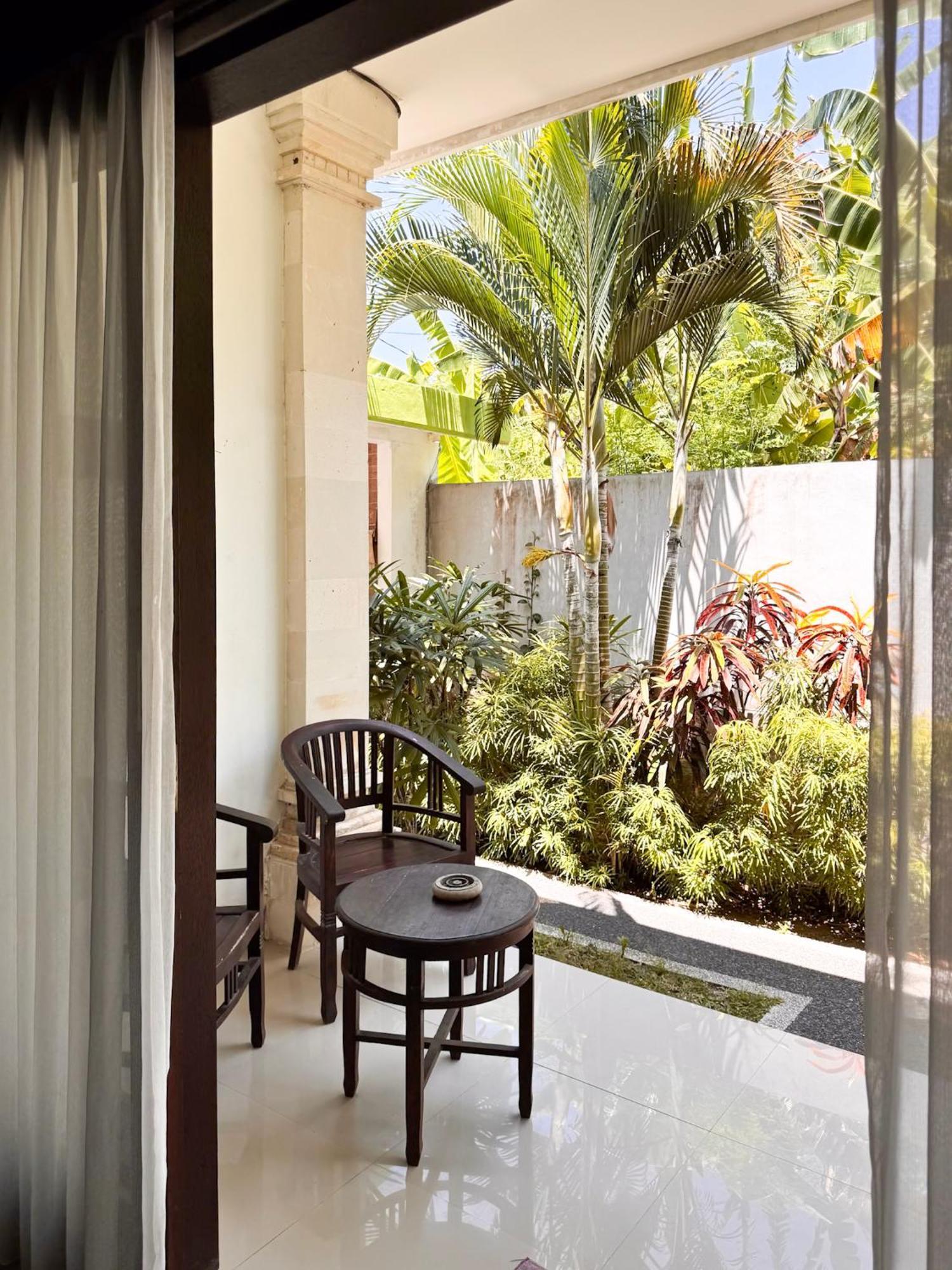 Urban Jungle Beach House Canggu Exterior foto